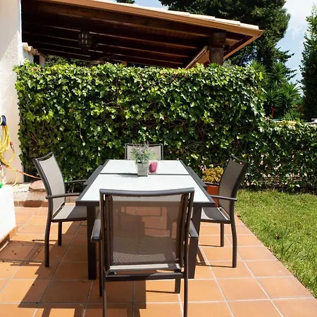 Cases Blanques 48 Casa Con Jardin Privado Ferienhaus *